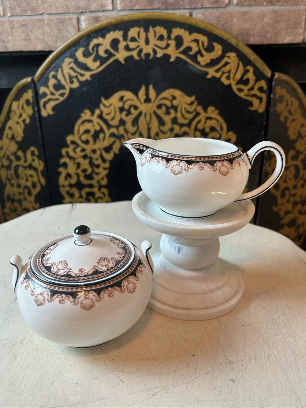 WEDGWOOD MEDICI R4588 Bone China England Creamer & Covered Sugar Bowl Set Lid